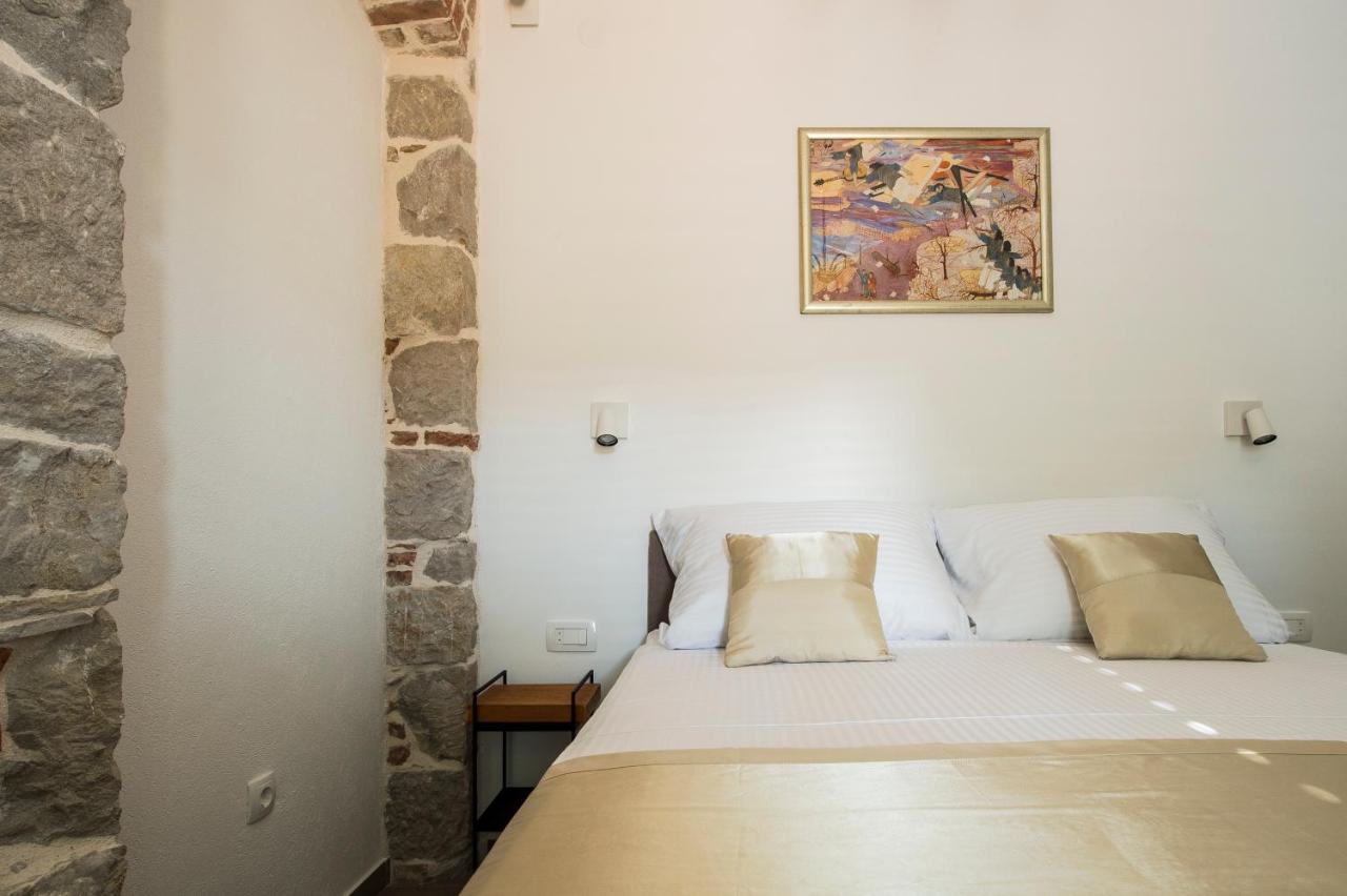 Memento - In The Heart Of Old Town Apartment
